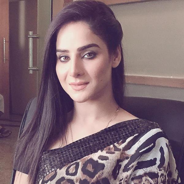 Dancing, Drinking & Adult Party Caught In Actress Sheen Javed’s Fitness Club